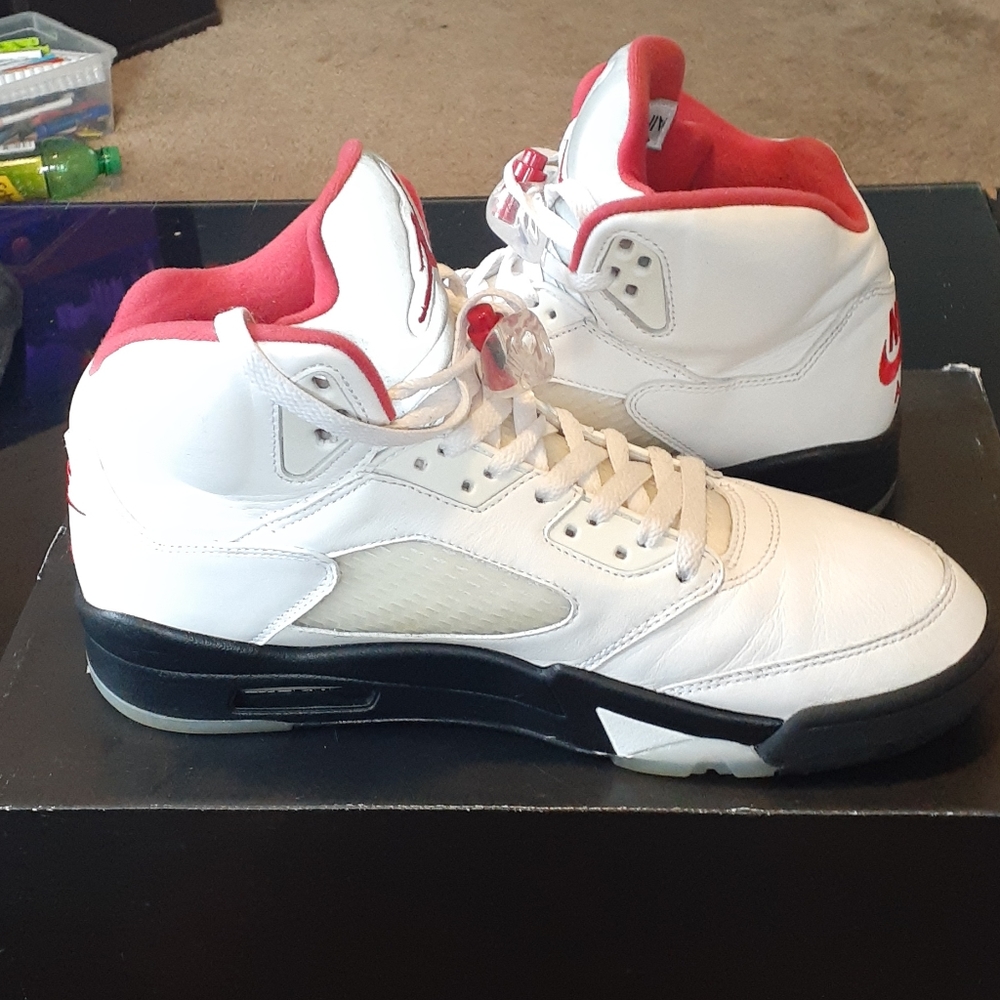 2020 jordan 5 silver tongue 8.5 of 10 condition